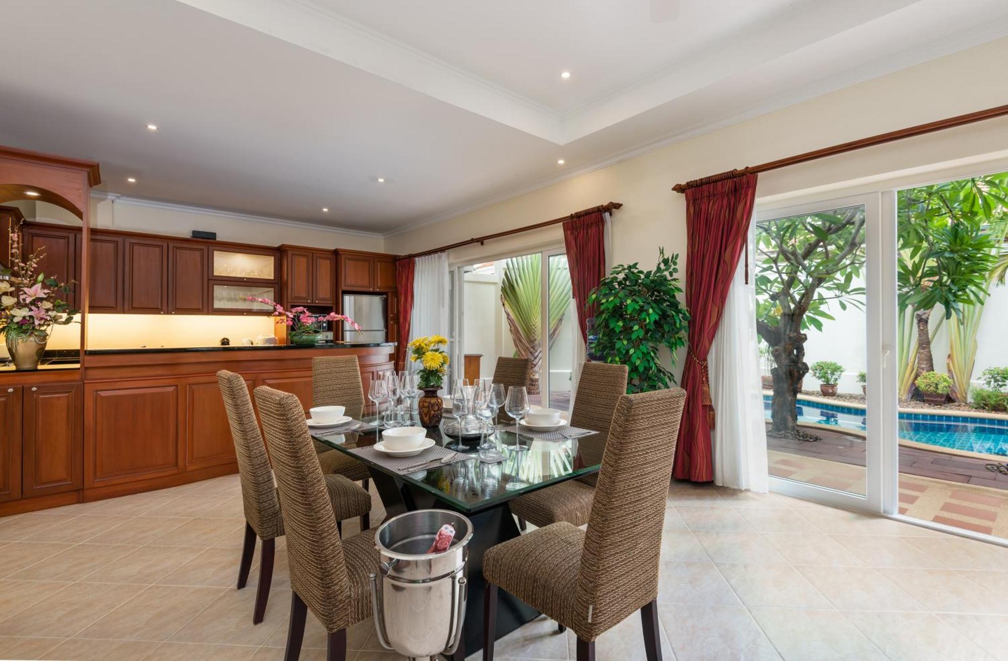 Village Austria Luxury Pool Villas Паттая Екстер'єр фото